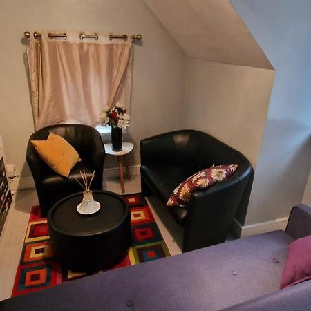 Cosy 2 Bedroom Flat - Sleeps 6 People - Close To Lewisham Dlr/Train Station London Eksteriør billede