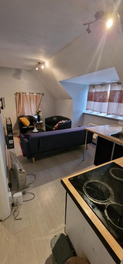 Cosy 2 Bedroom Flat - Sleeps 6 People - Close To Lewisham Dlr/Train Station London Eksteriør billede