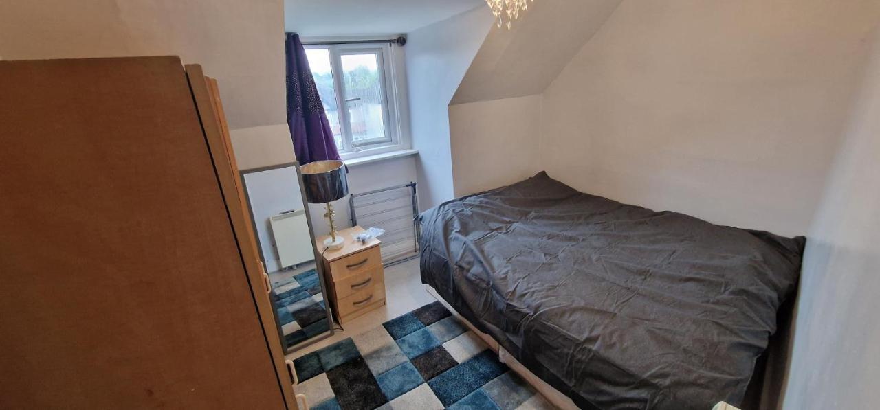 Cosy 2 Bedroom Flat - Sleeps 6 People - Close To Lewisham Dlr/Train Station London Eksteriør billede