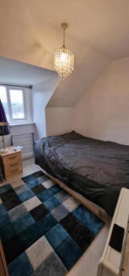 Cosy 2 Bedroom Flat - Sleeps 6 People - Close To Lewisham Dlr/Train Station London Eksteriør billede